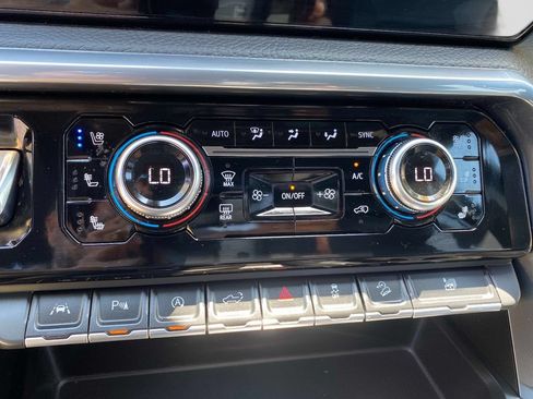 Used 2023 GMC Sierra 1500 Denali w/ Technology Package AWD/4WD image 19