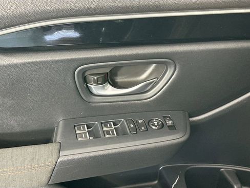 Used 2025 Honda Pilot Sport image 24