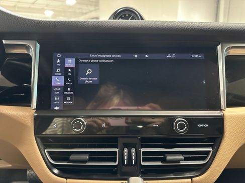 Used 2025 Porsche Macan image 28