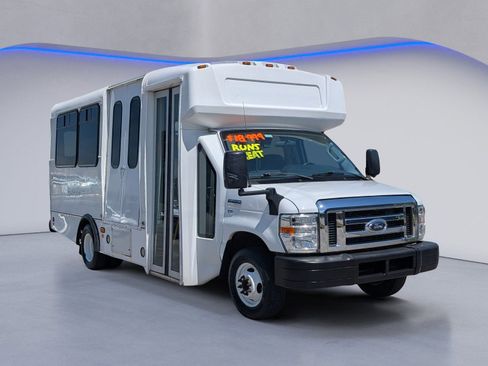 Used 2016 Ford E-450 and Econoline 450 Super Duty RWD image 6