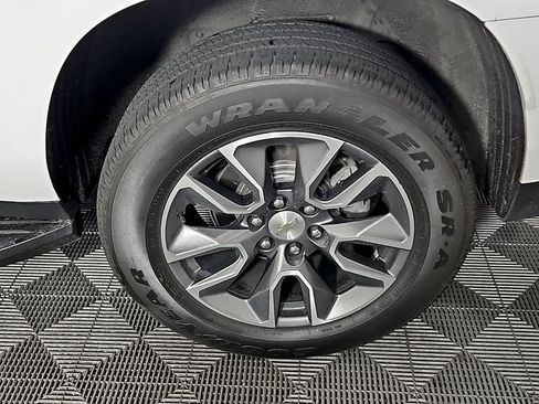Used 2021 Chevrolet Suburban LT RWD image 8