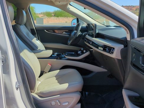 Used 2023 Lincoln Nautilus Reserve w/ Equipment Group 201A AWD/4WD image 32