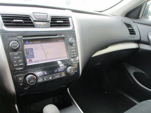 Used 2015 Nissan Altima 2.5 SV w/ Convenience Package FWD image 41