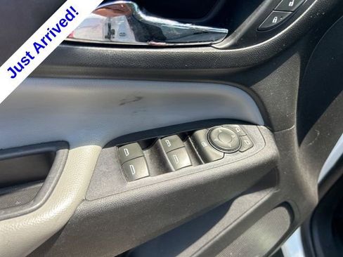 Used 2019 Chevrolet Equinox LS FWD image 12