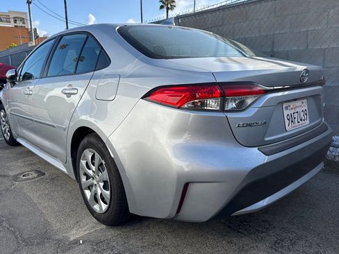 Used 2020 Toyota Corolla LE FWD image 6
