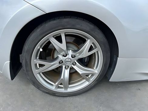 Used 2009 Nissan 370Z Touring w/ Sport Pkg RWD image 13