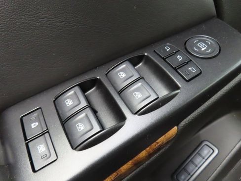 Used 2019 Chevrolet Suburban Premier image 61