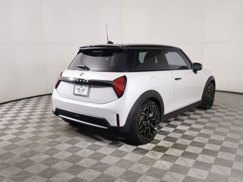 Certified 2025 MINI Cooper S image 5