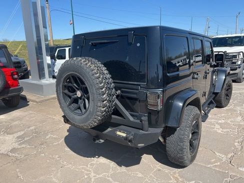Used 2014 Jeep Wrangler Unlimited Rubicon w/ Connectivity Group image 4