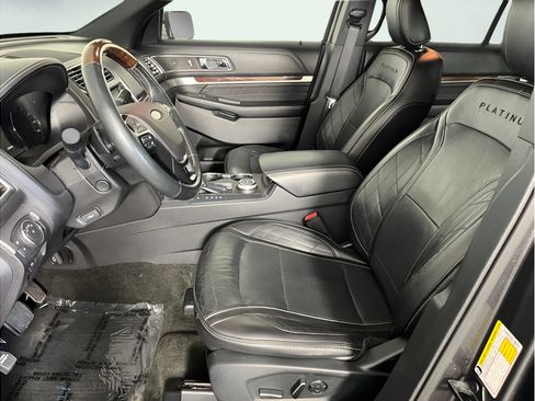 Used 2018 Ford Explorer Platinum AWD/4WD image 10