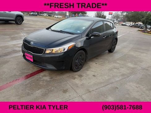 Used 2017 Kia Forte LX image 3