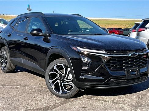 New 2026 Chevrolet Trax RS w/ Driver Confidence Package FWD image 2