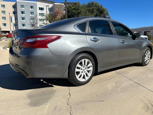 Used 2018 Nissan Altima 2.5 S w/ S Convenience Package image 11