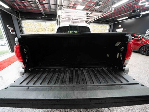 Used 2017 Toyota Tacoma TRD Sport image 27