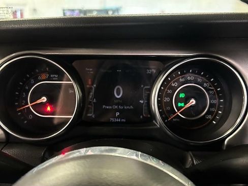 Used 2022 Jeep Wrangler Unlimited Sahara image 13