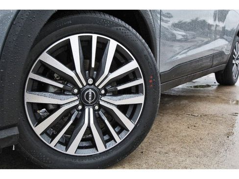 Used 2024 Nissan Kicks SV FWD image 29