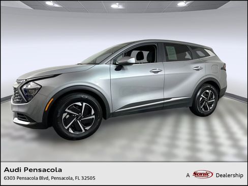 Used 2023 Kia Sportage LX image 1
