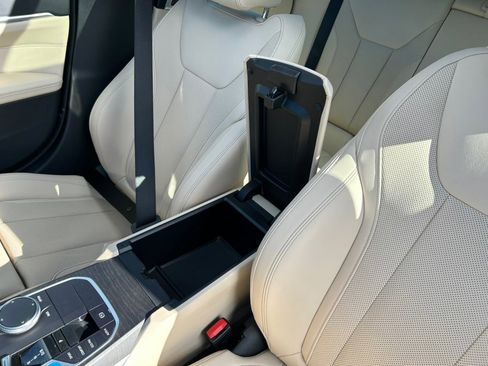 Used 2023 BMW i4 eDrive40 image 32