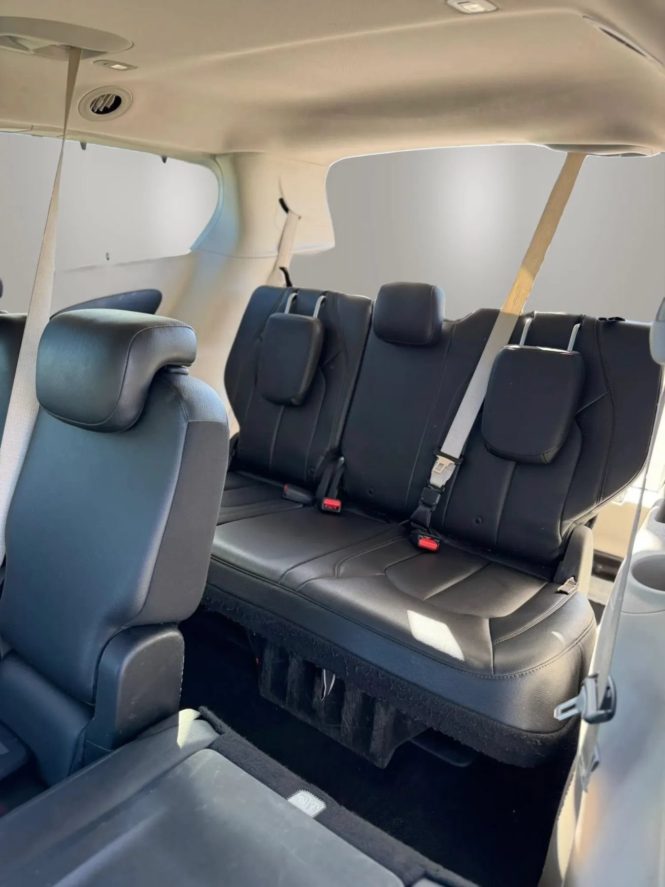 Used 2019 Chrysler Pacifica Touring-L FWD image 19