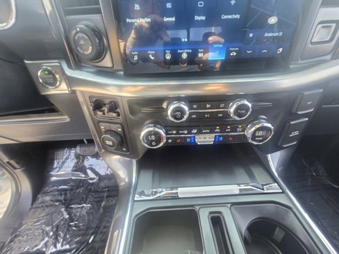 Used 2021 Ford F150 Lariat w/ Equipment Group 502A High AWD/4WD image 18