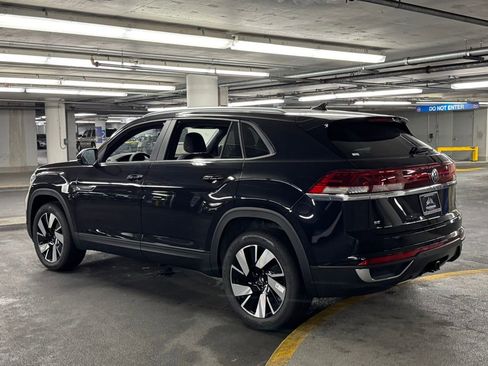 New 2026 Volkswagen Atlas Cross Sport SE image 5