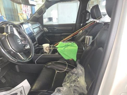 Used 2019 RAM 1500 Limited AWD/4WD image 2