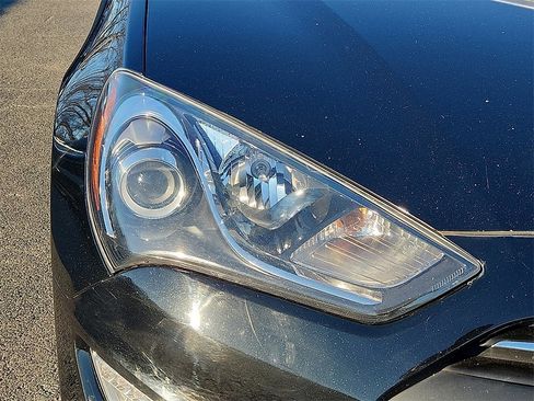 Used 2016 Hyundai Genesis 3.8 image 8