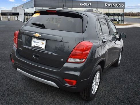 Used 2017 Chevrolet Trax LT w/ LT Convenience Package image 3