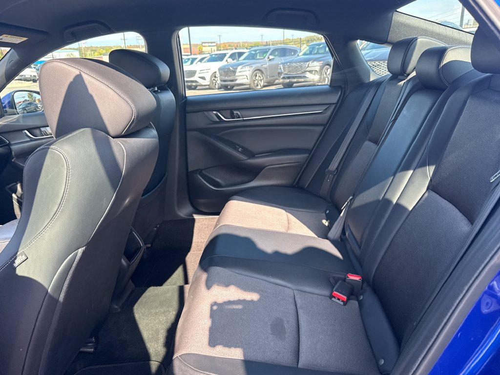 Used 2018 Honda Accord Sport image 16