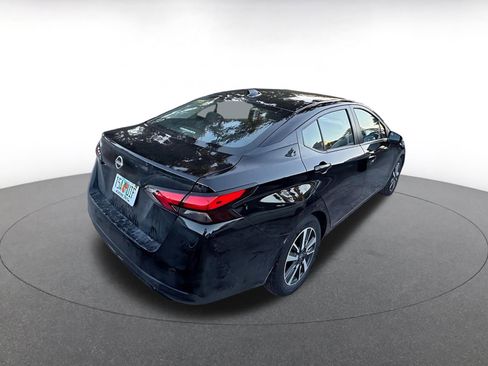 Used 2025 Nissan Versa SV image 7