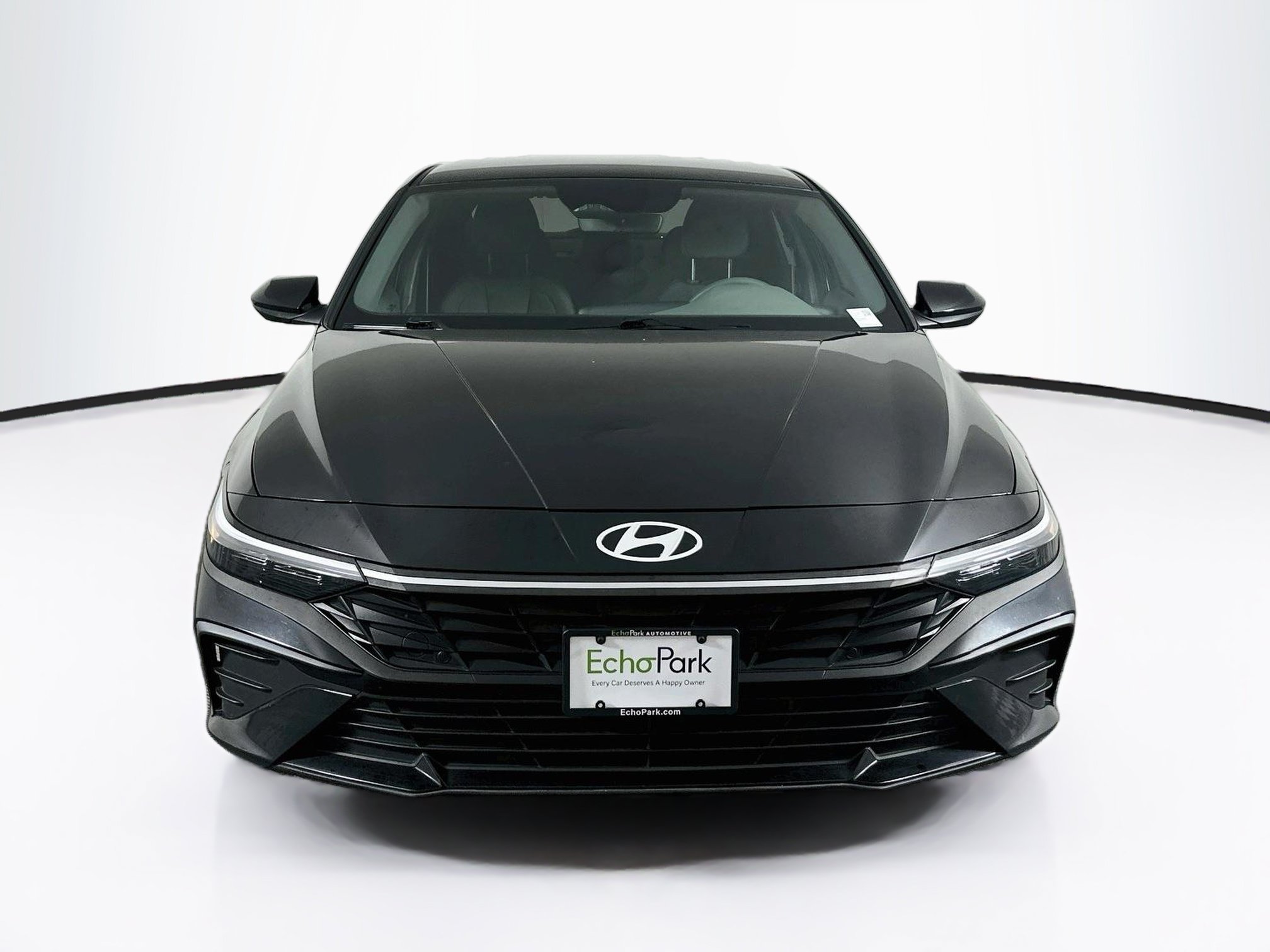Used 2025 Hyundai Elantra Hybrid FWD image 2