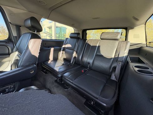 Used 2010 Chevrolet Suburban LTZ AWD/4WD image 19