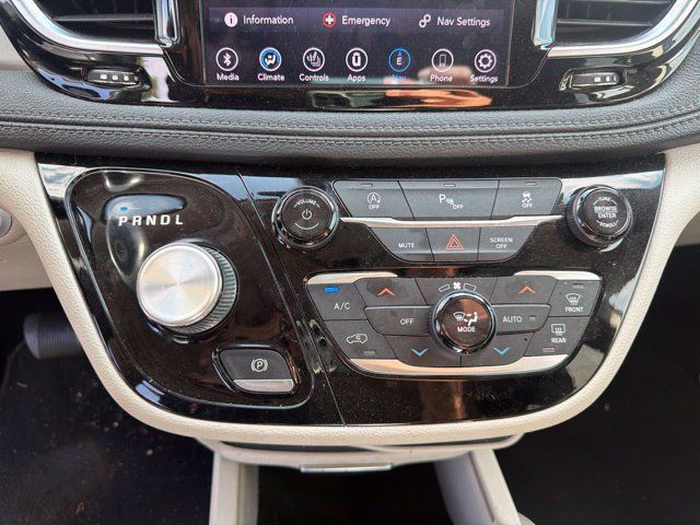 Used 2019 Chrysler Pacifica Limited FWD image 26