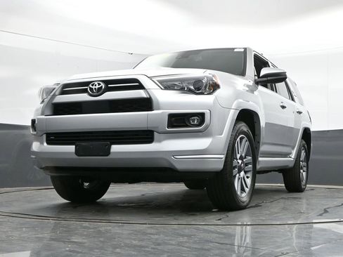 Used 2022 Toyota 4Runner TRD Sport AWD/4WD image 45