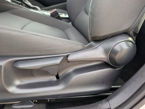 Used 2022 Toyota Corolla LE image 22