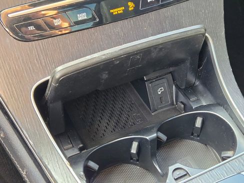 Used 2020 Mercedes-Benz GLC 300 4MATIC w/ AMG Line image 37