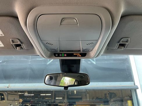 Used 2020 Chevrolet Equinox LT image 16