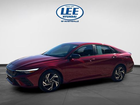 Certified 2025 Hyundai Elantra Sport image 8