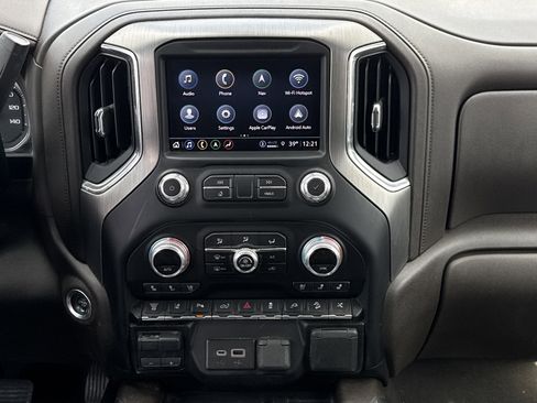 Used 2023 GMC Sierra 3500 Denali w/ Denali Ultimate Package image 17