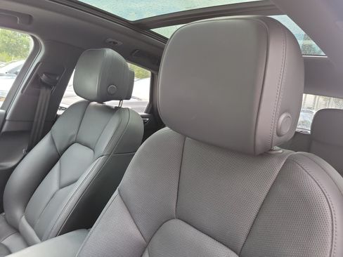 Used 2022 Porsche Macan AWD/4WD image 15