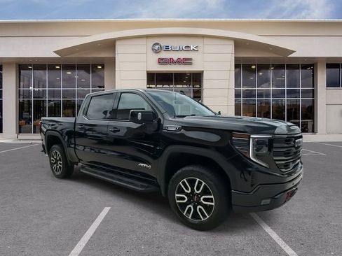 Used 2023 GMC Sierra 1500 AT4 w/ Technology Package AWD/4WD image 2