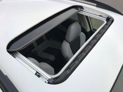 Certified 2023 Subaru Crosstrek 2.5i Limited w/ Moonroof Package image 9