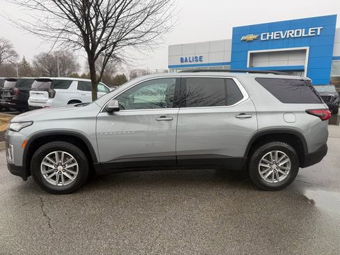 Used 2023 Chevrolet Traverse LT image 2