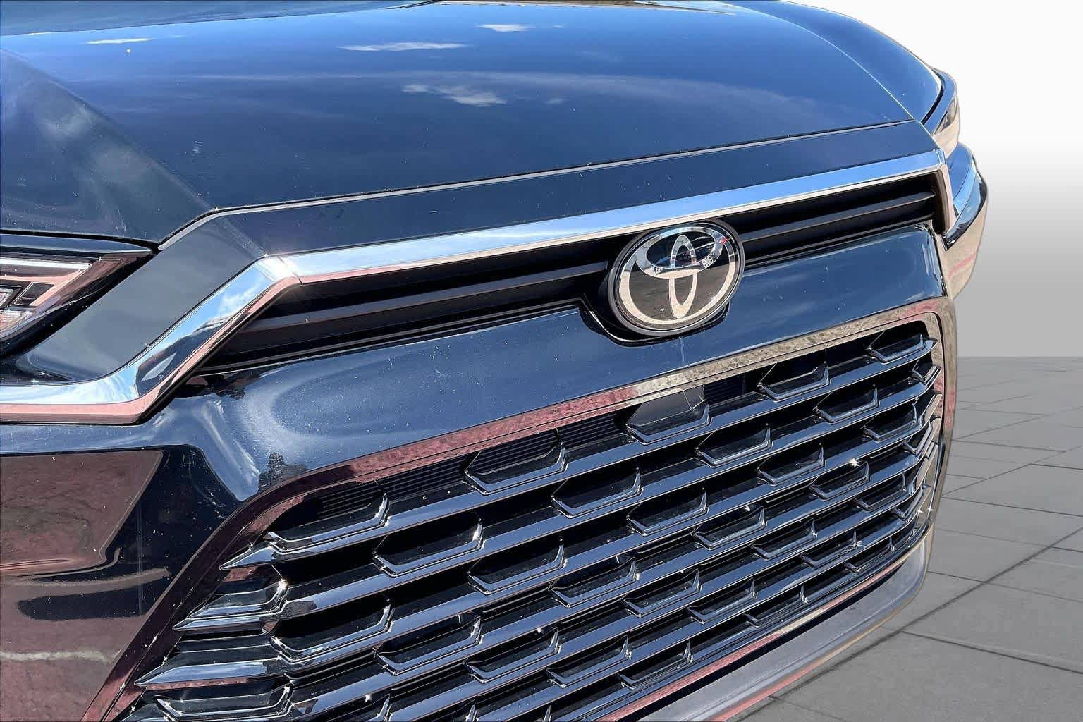 Used 2026 Toyota Grand Highlander AWD image 30