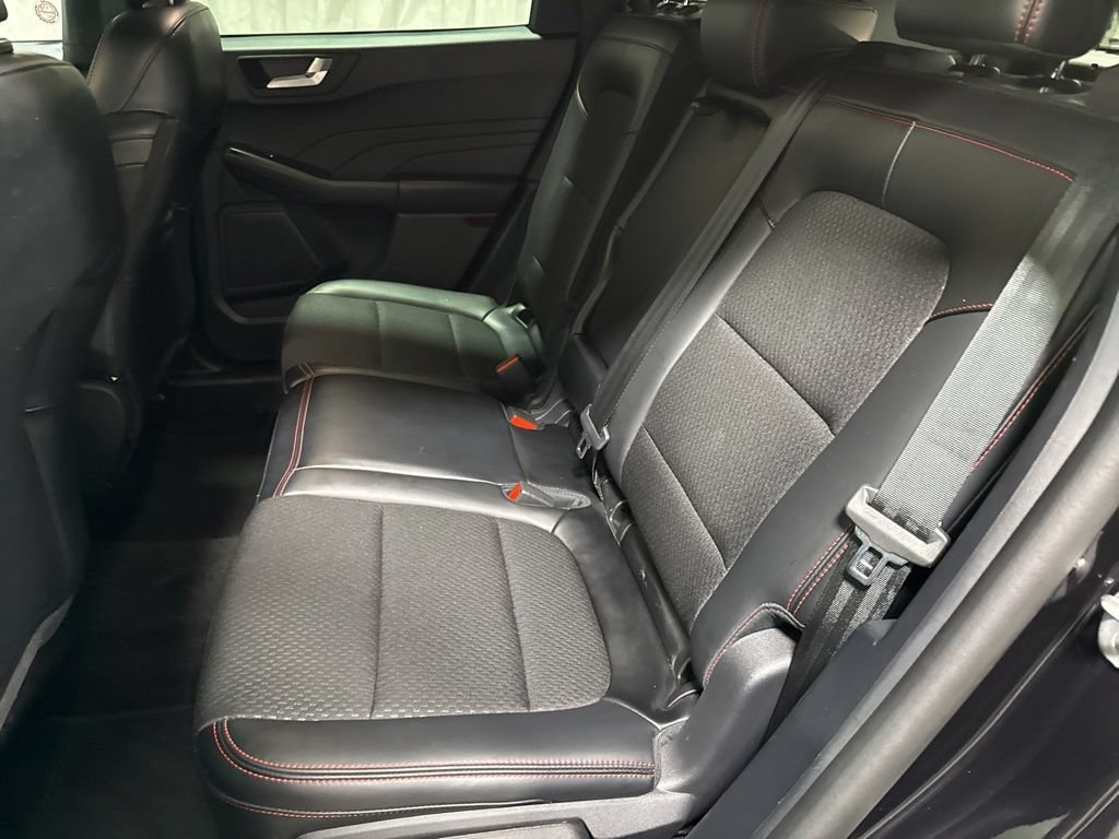 Used 2025 Ford Escape ST-Line FWD image 16