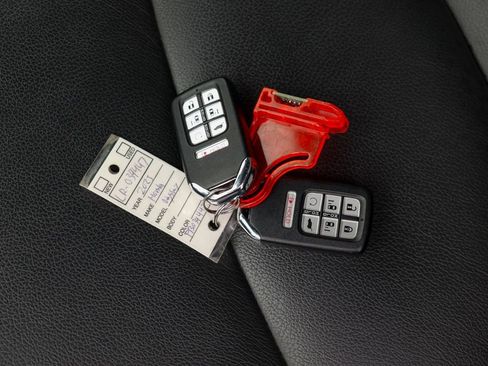 Used 2023 Honda Odyssey Touring image 65