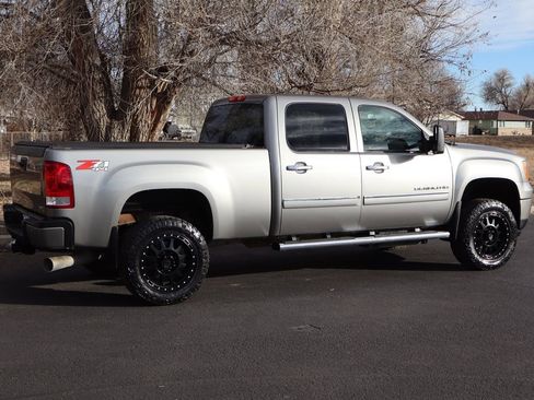 Used 2014 GMC Sierra 2500 Denali w/ Suspension Package, Off-Road image 4