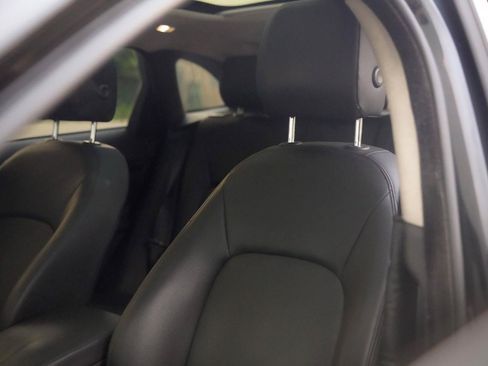Used 2019 Jaguar F-PACE AWD/4WD image 28