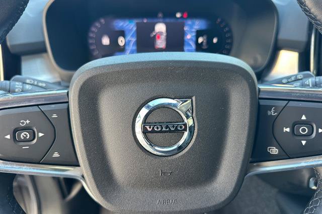 Certified 2025 Volvo XC40 B5 Core AWD/4WD image 26