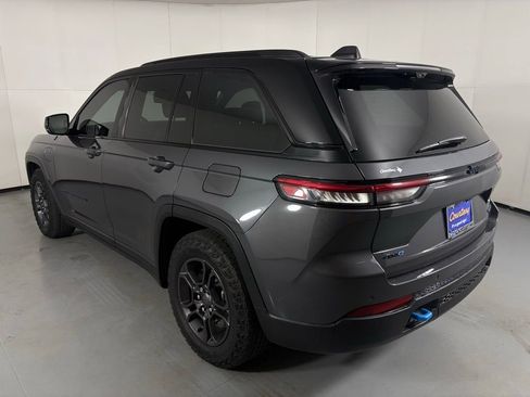 Used 2024 Jeep Grand Cherokee Trailhawk w/ Luxury Tech Group III image 5